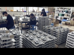 น้ําหนักดิจิทัล 30 กิโลกรัมสําหรับน้ําหนักร่างกายด้วยแบตเตอรี่ที่สามารถชาร์จใหม่ได้ 4 วอท และระยะทาง